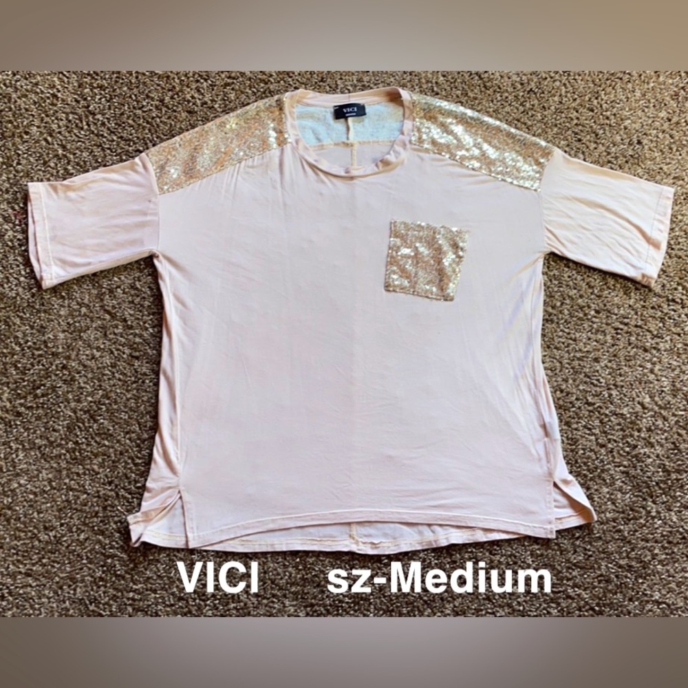 VICI Color Block Sequined Short Sleeve Tee